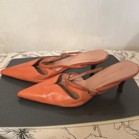 Shoes - Picture 3 of 7